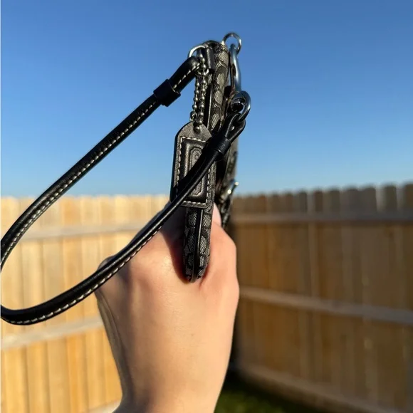 Coach Y2K Black and Gray Signature Pattern Wallet/Wristlet - Picture 4 of 8